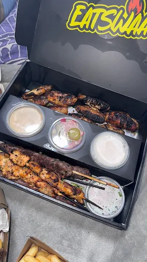Skewers box with dips